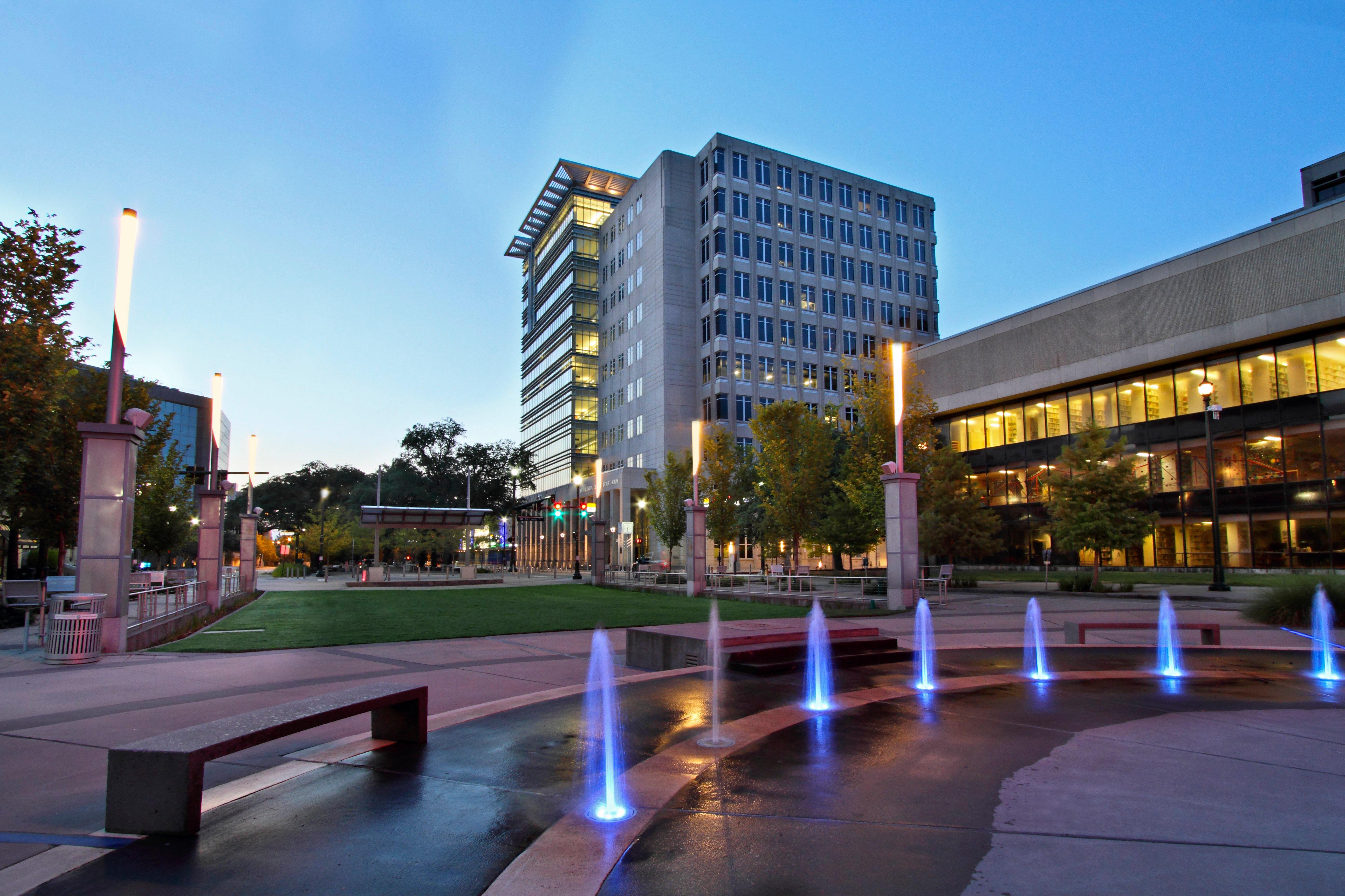 Holiday Inn Express Baton Rouge Downtown, An Ihg Hotel Buitenkant foto